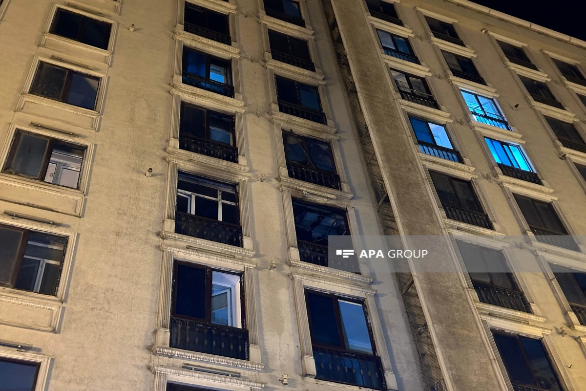 Bakıda çoxmərtəbəli binada yanğın olub, sakinlər təxliyə edilib - FOTO