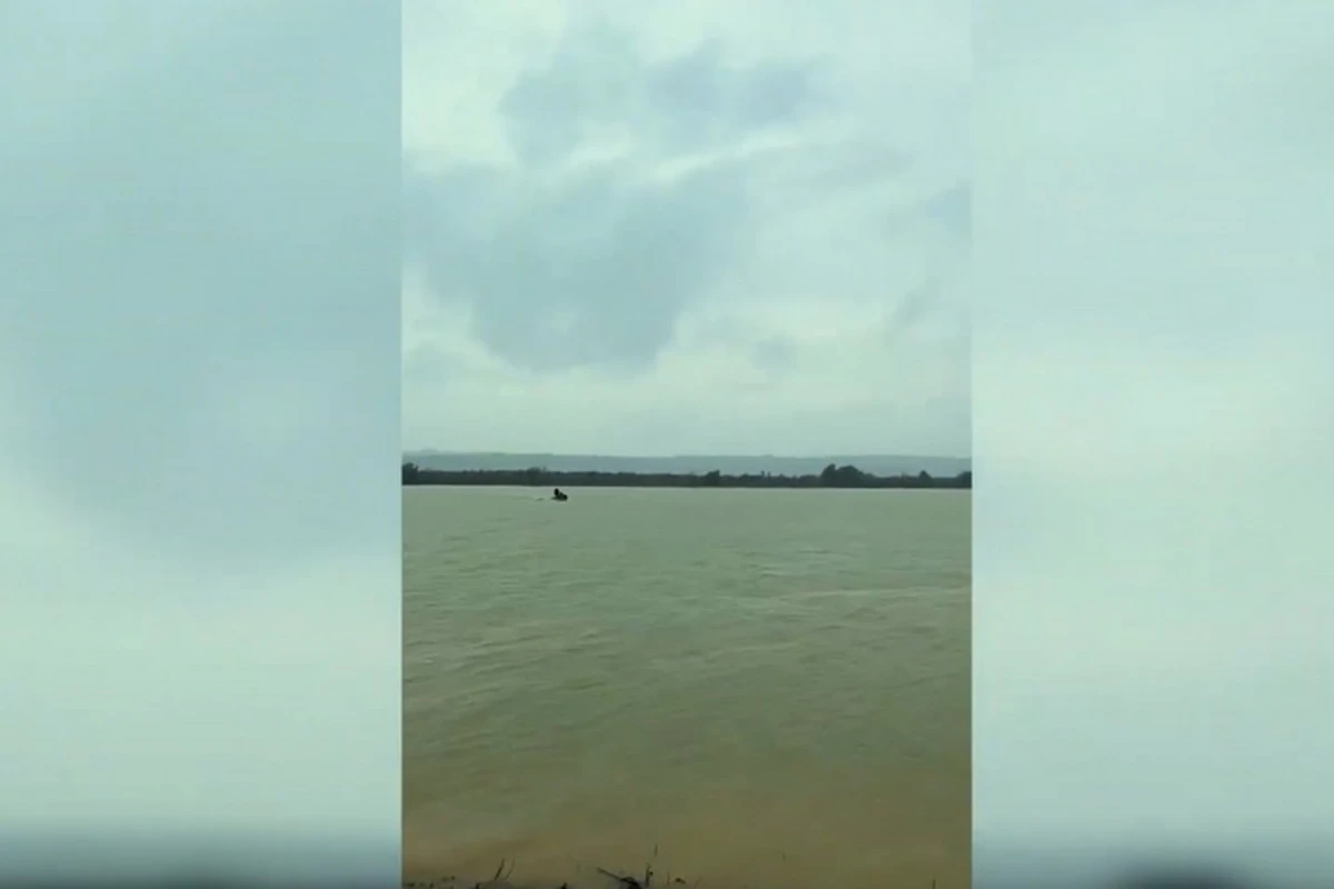 Трагедия на Шамкирском водохранилище: один человек утонул, поиски продолжаются - ВИДЕО