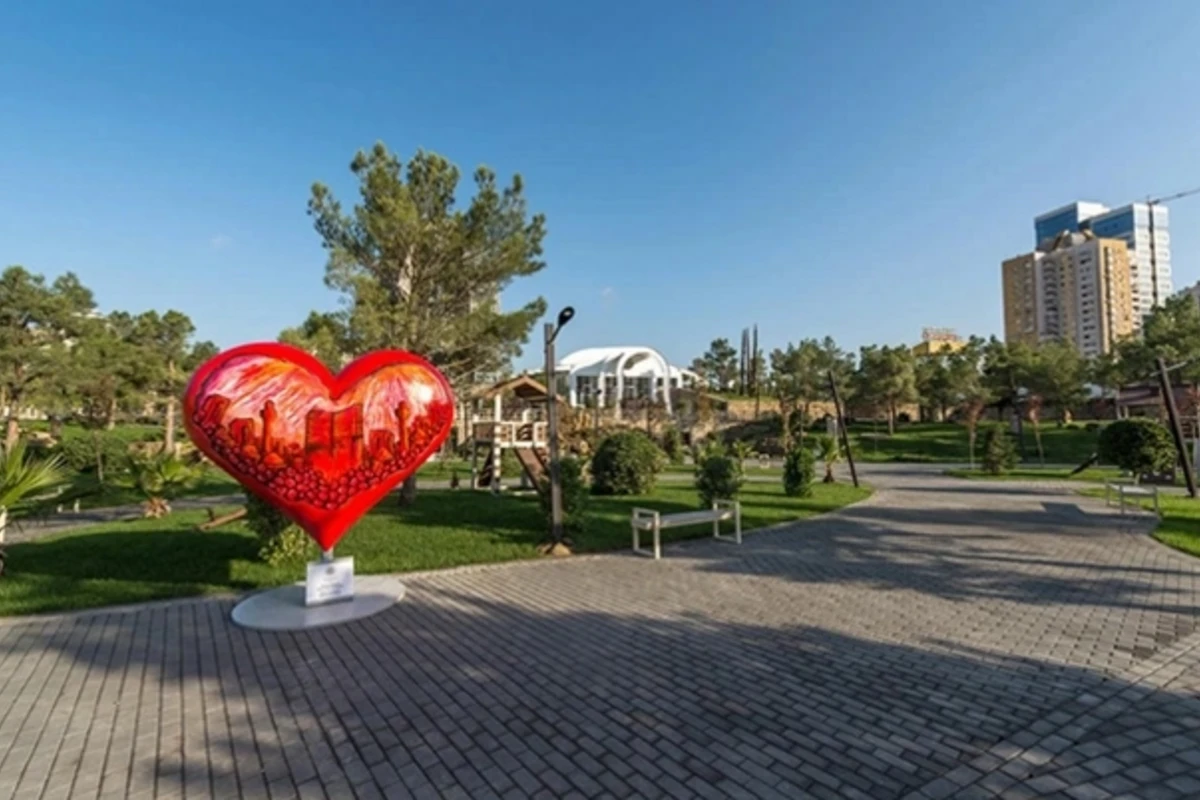 Bakıda bu park genişlənir, istismar müddəti bitmiş tikililər sökülür