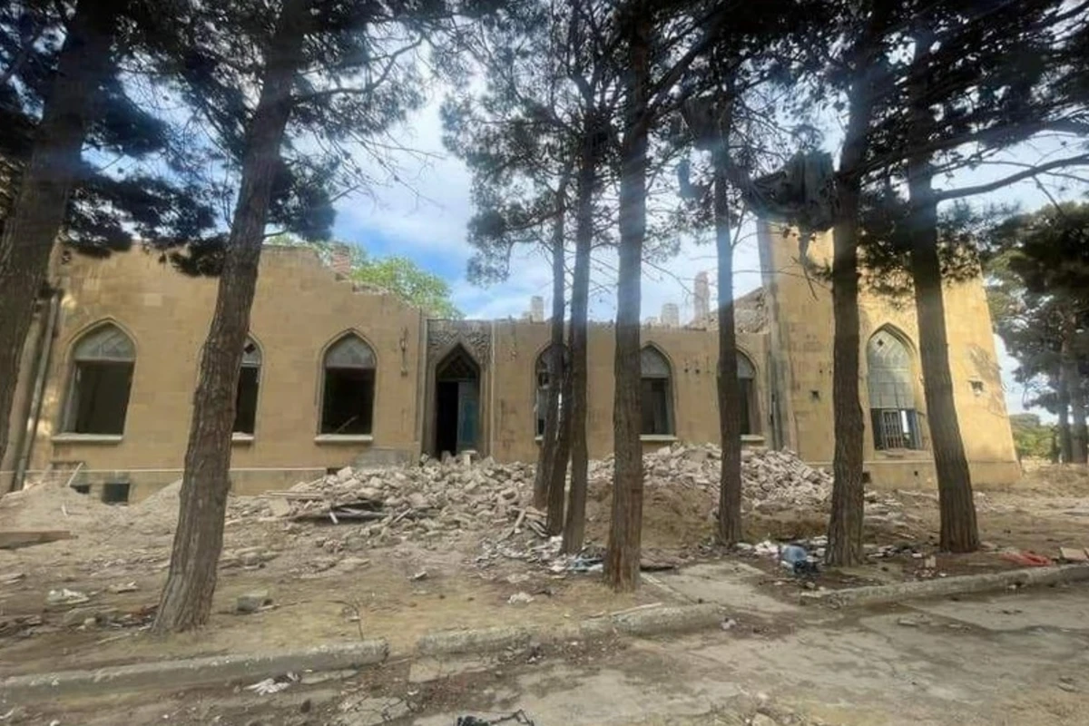 Bakıda ötən əsrin memarlıq abidəsi sökülmə təhlükəsi ilə üz-üzədir - FOTO