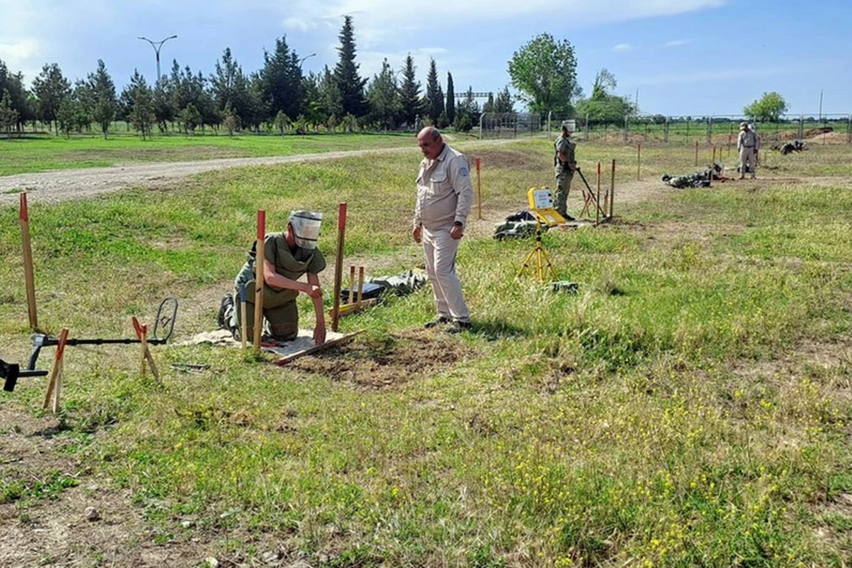 Mühəndis bölmələri ilə döyüş hazırlığı məşğələləri keçirilib - FOTO
