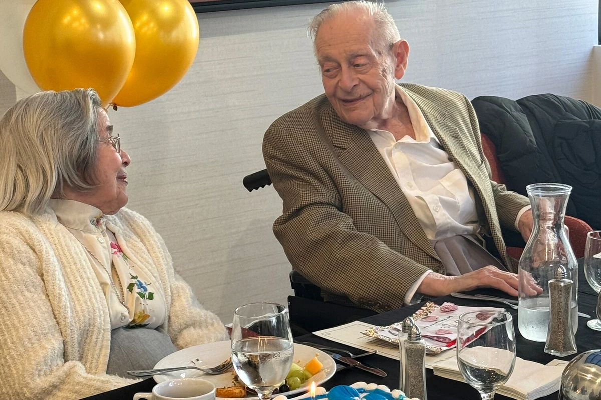 102-летняя невеста и 100-летний жених сыграли свадьбу в США