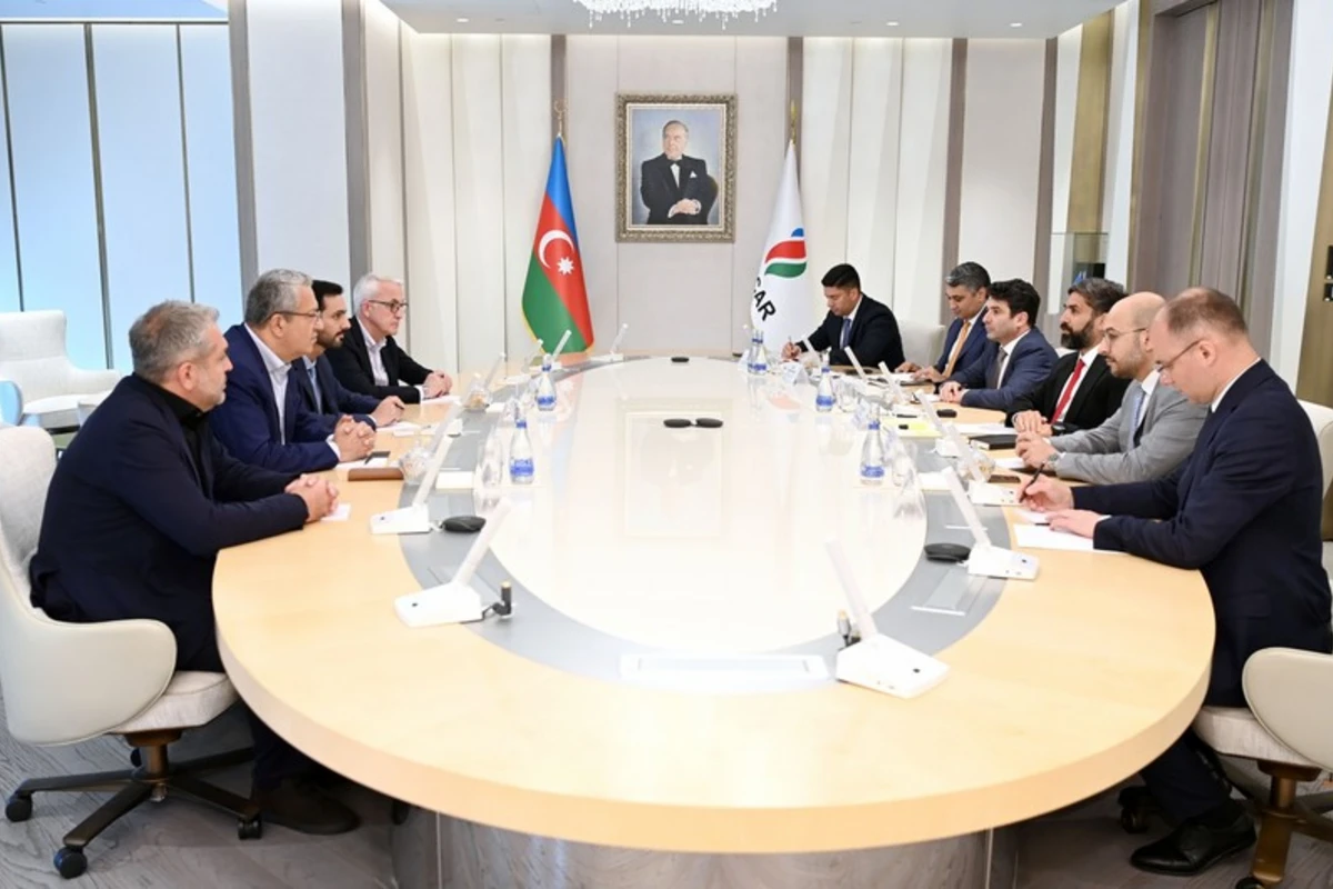 SOCAR BƏƏ şirkəti ilə xam neft, neft məhsullarının logistikasını müzakirə edib - FOTO