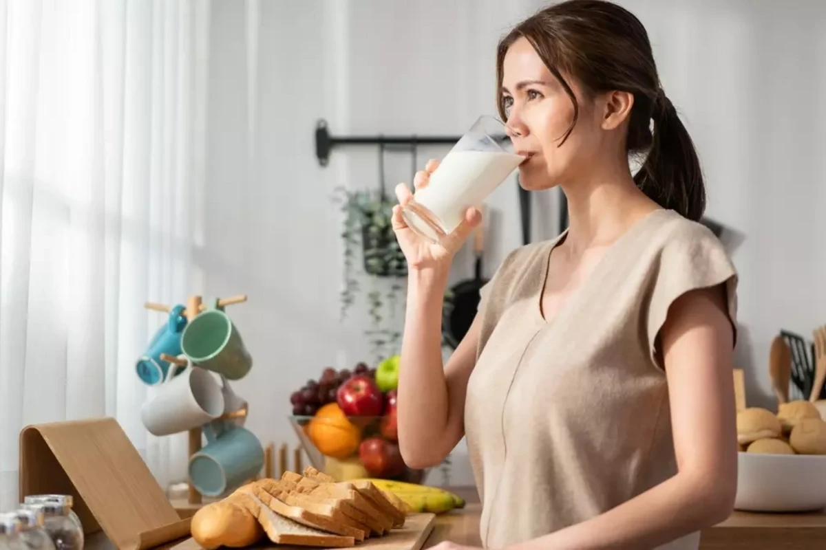 Günə hər səhər bir stəkan süd içməklə başlayın