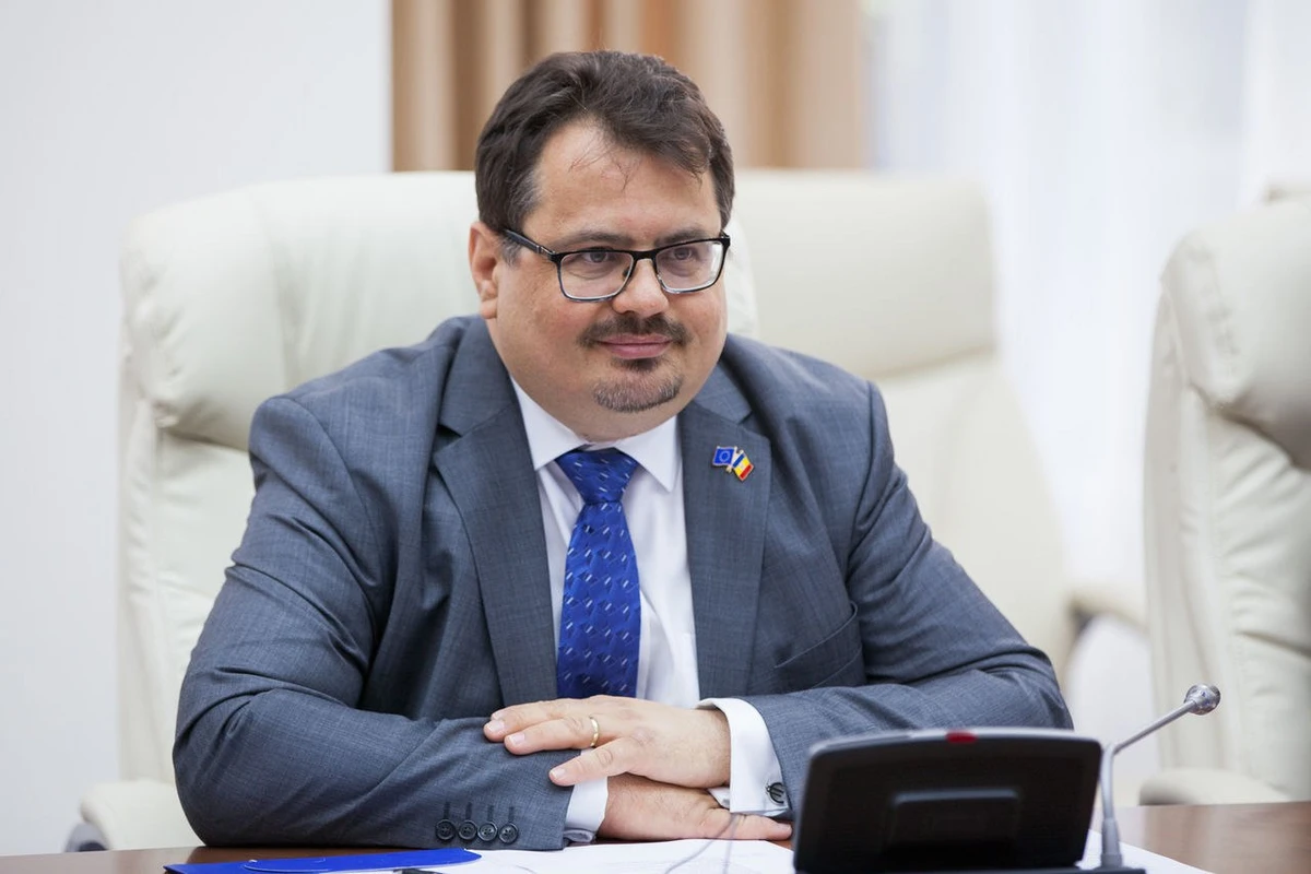 Aİ-nin Azərbaycandakı səfiri təyyarə ilə Zəngilan rayonuna yola düşür - FOTO