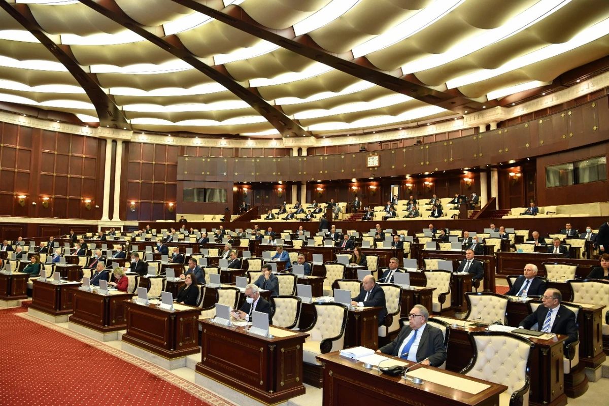 Завершилась весенняя сессия Милли Меджлиса