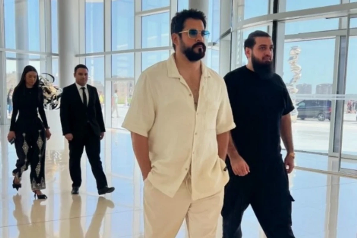 Burak Özçivit Bakıda - FOTO Burak Özçivit Bakıda - FOTO
