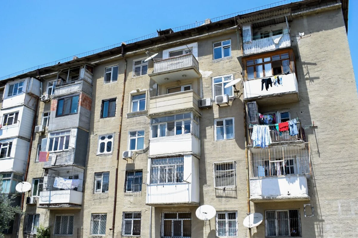 Bakıda bu binalardakı mənzillər kütləvi satışa çıxarılır - VİDEO