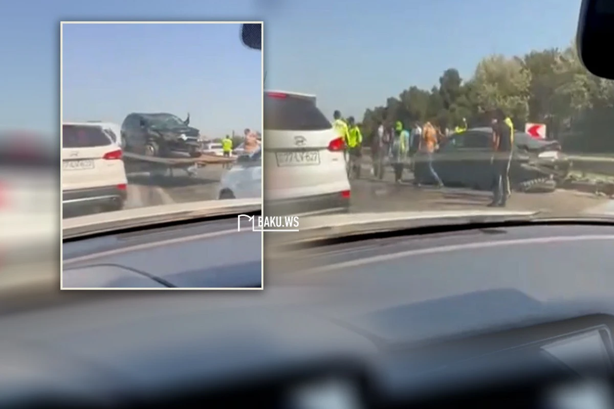 Авария на аэропортовском шоссе парализовала движение - ВИДЕО
