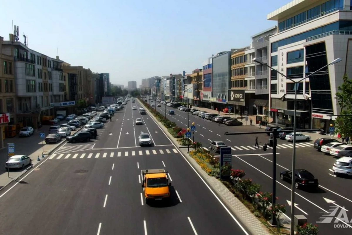 Bakının bu küçəsinin bir hissəsində aparılan təmir yekunlaşıb - FOTO/VİDEO