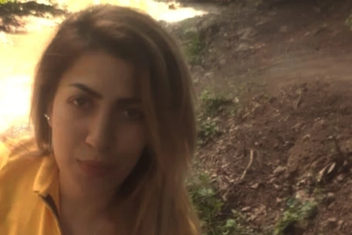 Ağdamda qızlarını döyüb qətlə yetirməkdə şübhəli bilinən valideynlərin məhkəməsi başlayır
