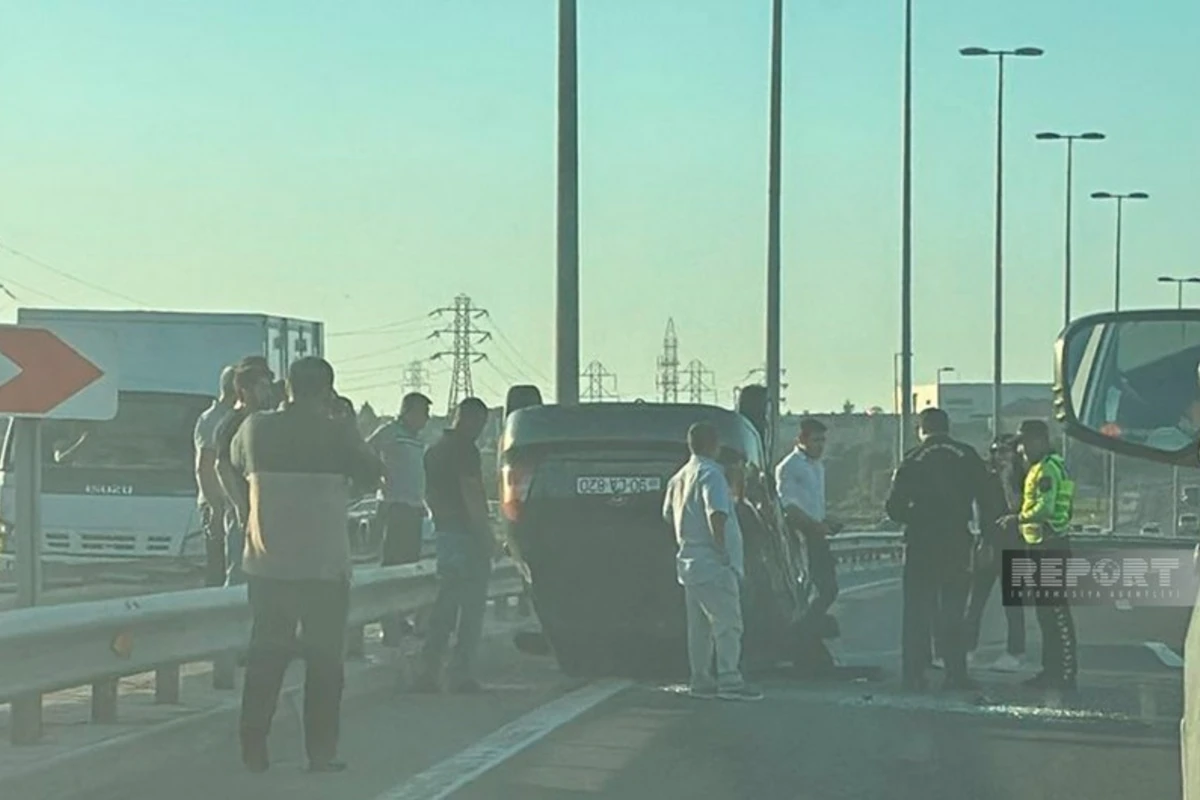 Bakıda avtoqəza baş verib, sıxlıq yaranıb
