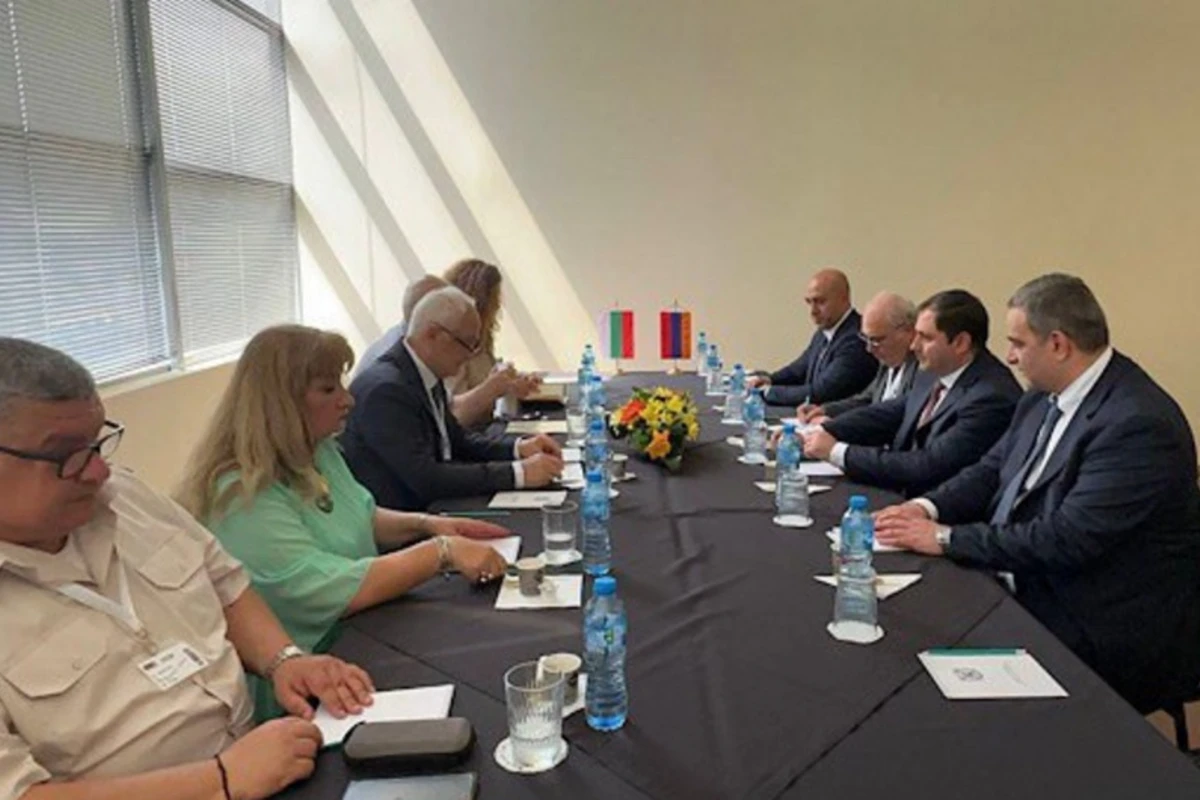 Ermənistan və Bolqarıstanın müdafiə nazirləri Sofiyada danışıqlar aparıb