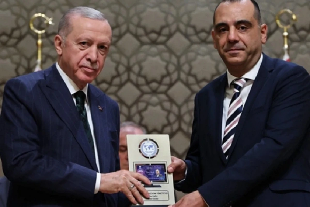 Ərdoğan Haber Globalı mükafatlandırdı - VİDEO