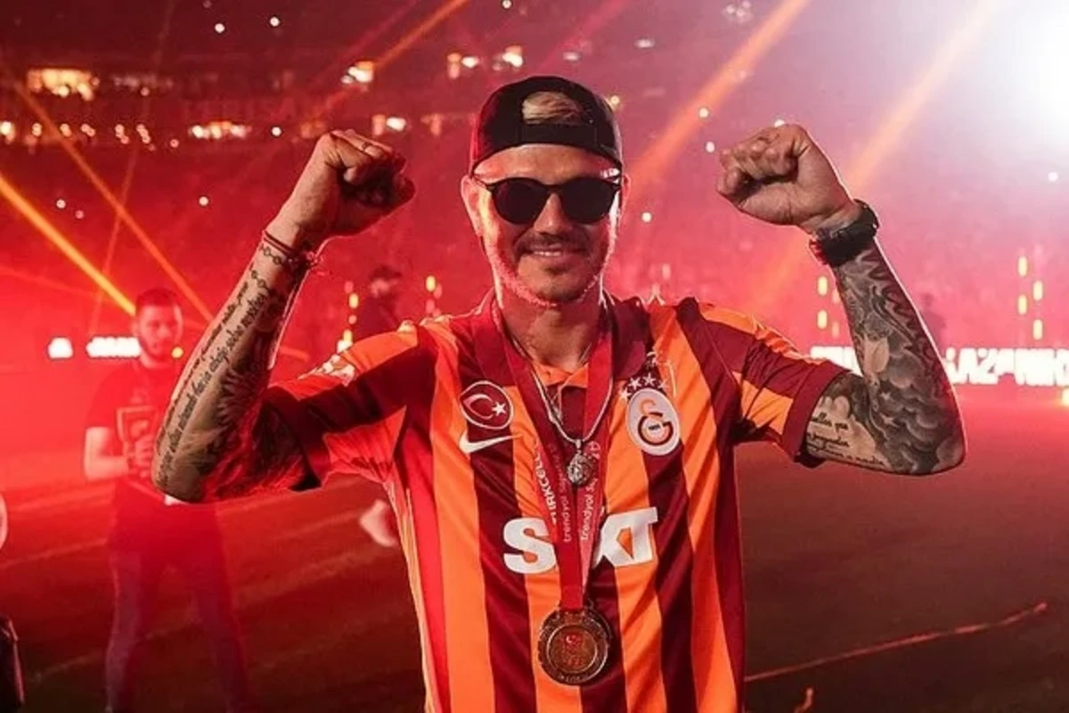 İkardinin bu hərəkəti Qalatasaray azarkeşlərini narahat etdi - FOTO