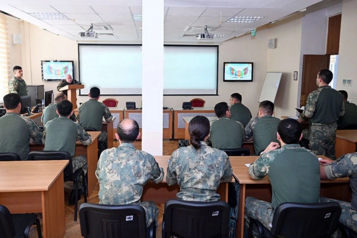 NATO-nun təlim qrupu Hərbi Polis İdarəsində təlim keçirib