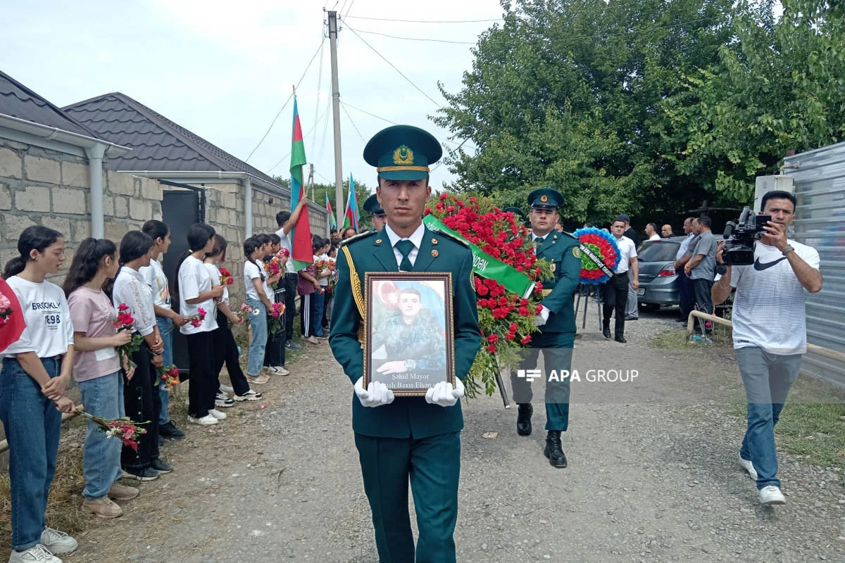 В Тертерском районе простились с майором, погибшим в результате удара молнии - ОБНОВЛЕНО + ФОТО