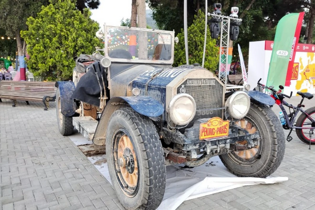 Azərbaycanda 110 yaşlı retro avtomobil yanıb - FOTO Azərbaycanda 110 yaşlı retro avtomobil yanıb - FOTO