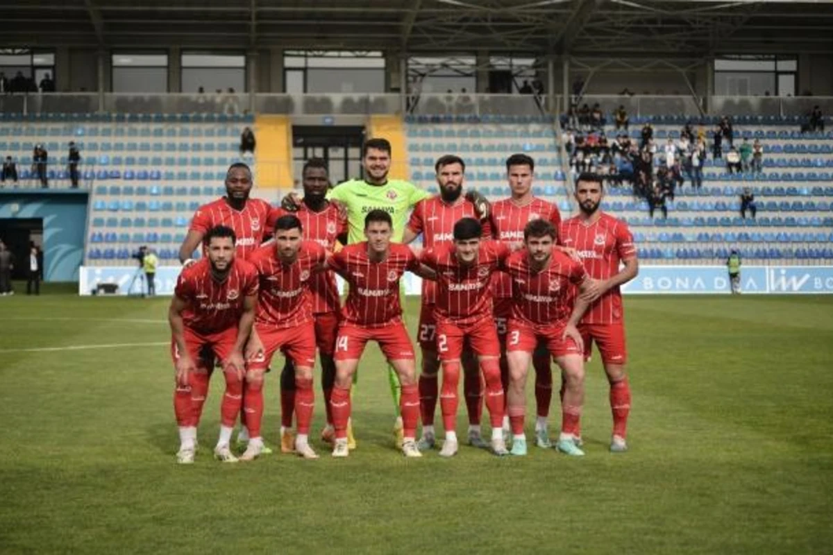 Araz-Naxçıvan 13 futbolçunu göndərdi