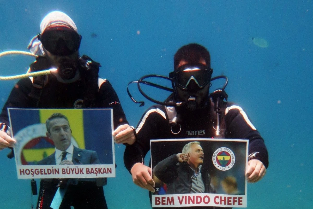 Çılğın azarkeşlər dənizin dibində Ali Koç və Mourinyo pankartı açdılar - FOTO