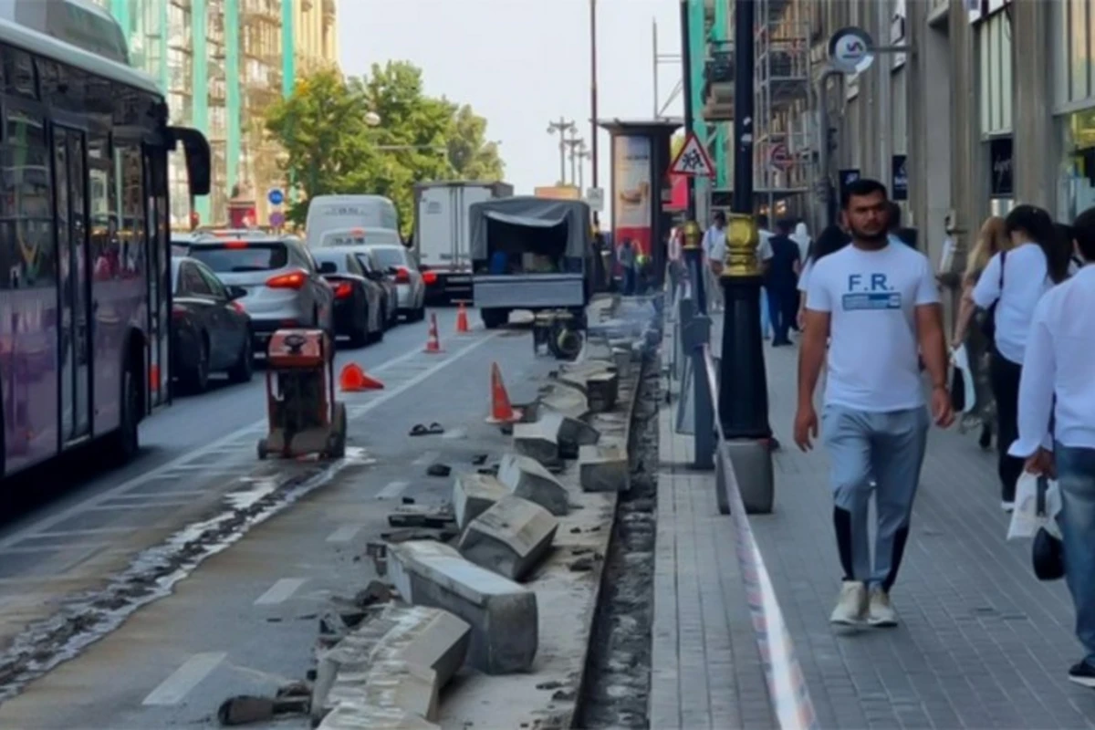 Sahil metro stansiyasından istifadə edənlərin NƏZƏRİNƏ - FOTO