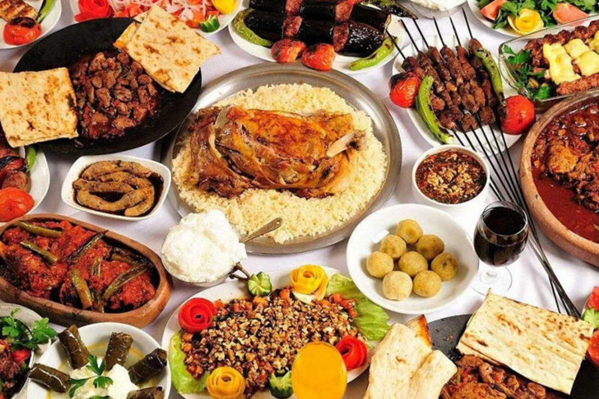 Gec yemək yemək xərçəng riskini 25 faiz artıra bilər Gec yemək yemək xərçəng riskini 25 faiz artıra bilər