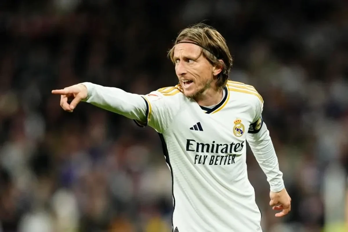 Modriç Real Madridlə yeni müqavilə üçün maaşının yarıbayarı azaldılmasına razılaşıb