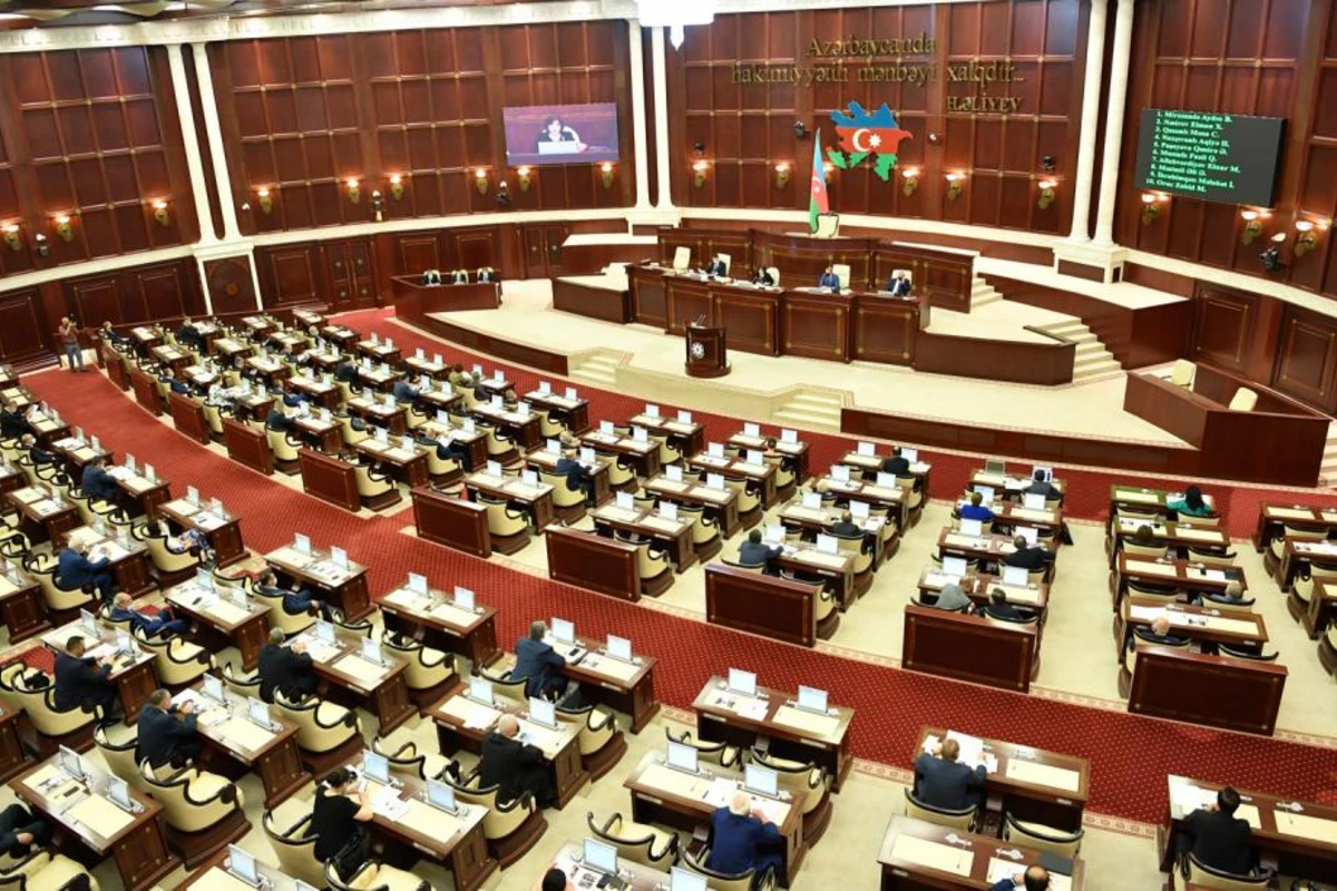 Milli Məclisin növbəti plenar iclası başlayıb, gündəlikdə 11 məsələ var