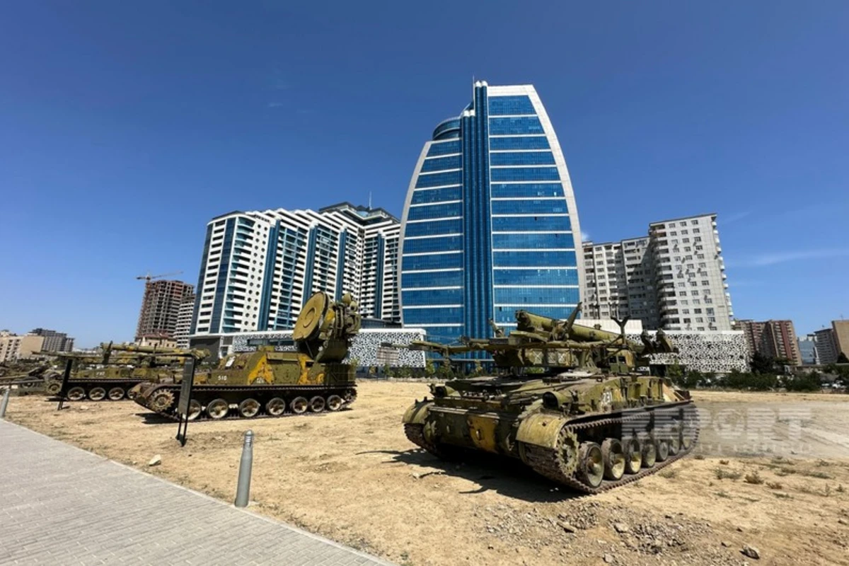 Обнаруженный в Ходжалы ЗРК доставлен в Парк военных трофеев в Баку - ФОТО