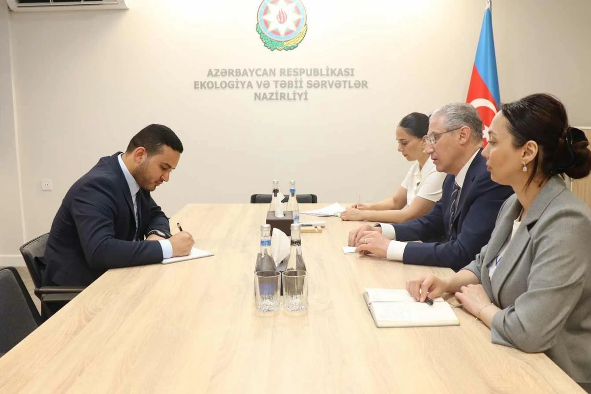 Muxtar Babayev “Yüksəliş” müsabiqəsinin qalibi ilə görüşüb
