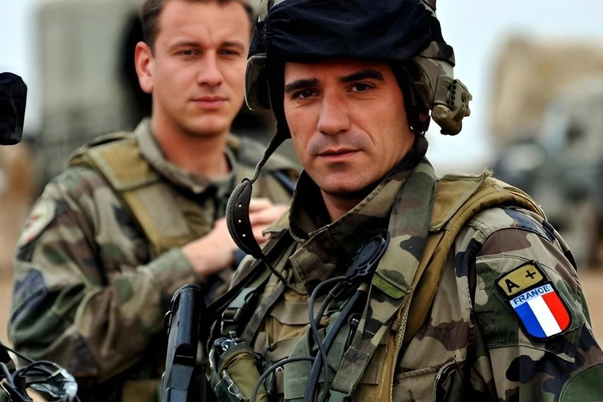 Fransa ictimaiyyətindən Makrona tələb: Ermənistana qoşun göndər! Fransa ictimaiyyətindən Makrona tələb: Ermənistana qoşun göndər!