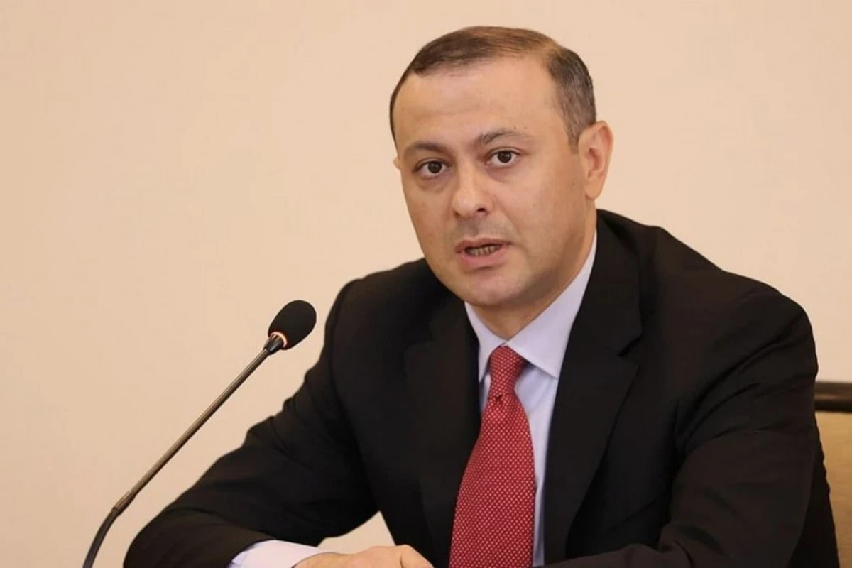 Ermənistan TŞ-nin katibi Makronun müşaviri ilə ikitərəfli münasibətləri müzakirə edib