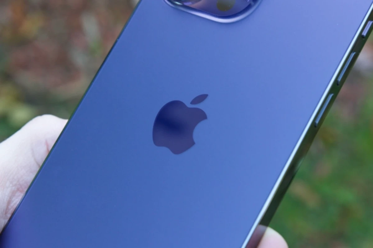 Bu qurum işçiləri üçün kamerasız iPhone istehsal edib - FOTO