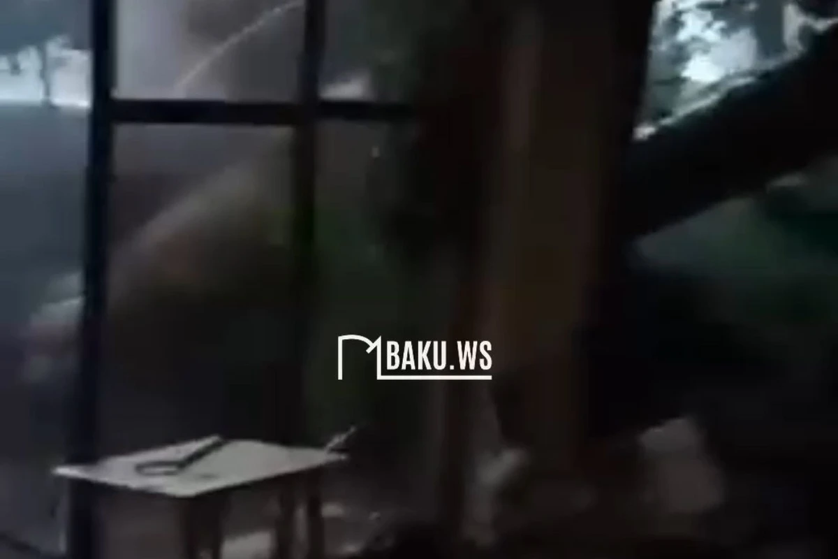 Ağstafada güclü külək dağıntılara səbəb oldu - Yaralılar var - VİDEO Ağstafada güclü külək dağıntılara səbəb oldu - Yaralılar var - VİDEO