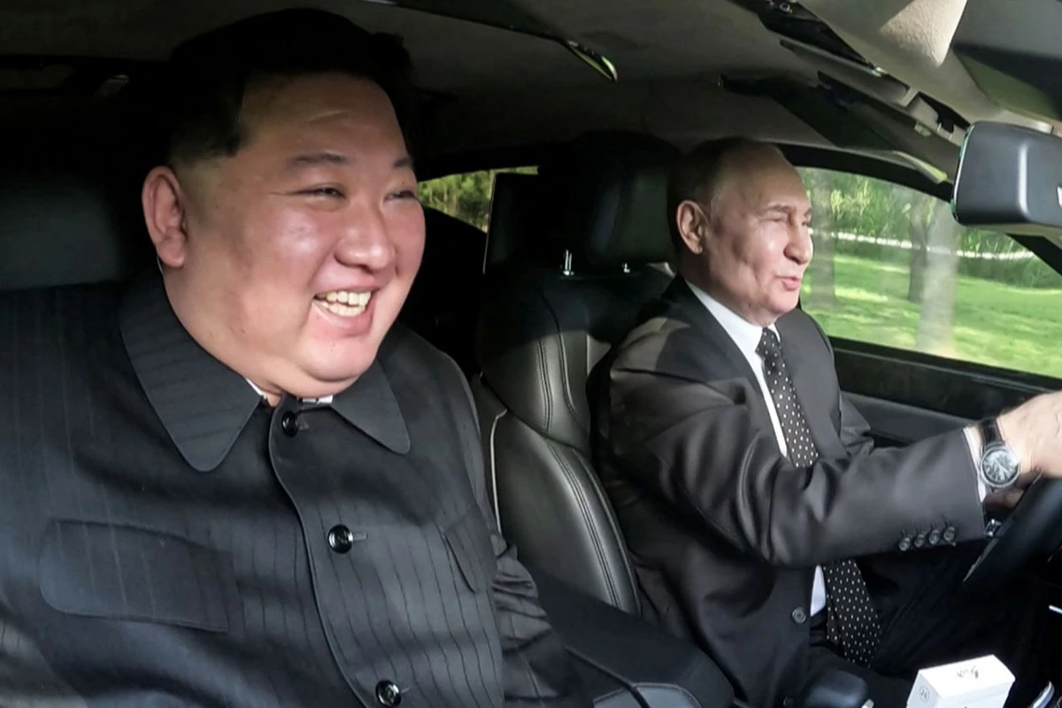 KXDR liderinin Putinə verdiyi hədiyyə məlum oldu - FOTO