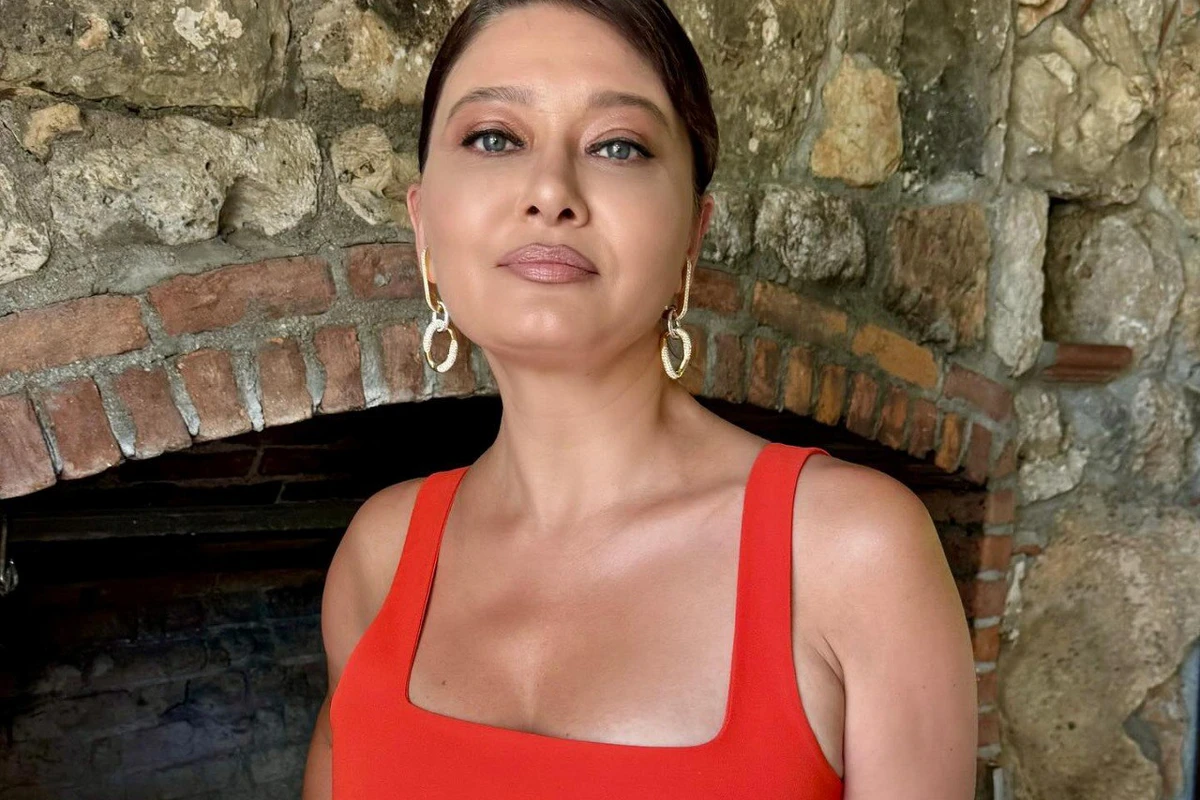Aktrisa 19 yaşlı oğlu ilə reklama çəkildi - FOTO
