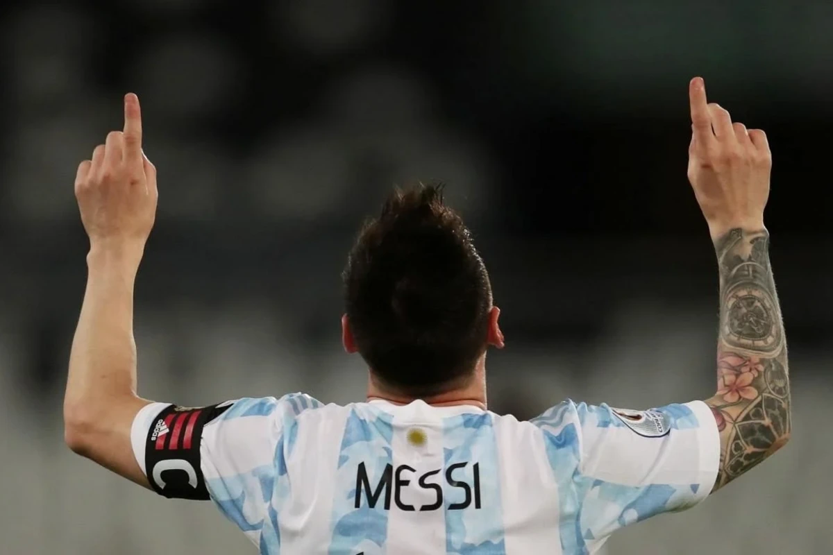 Messi onu ən yaxşı adlandırdı: “Onunla şəkil çəkdirməyi çox istərdim”