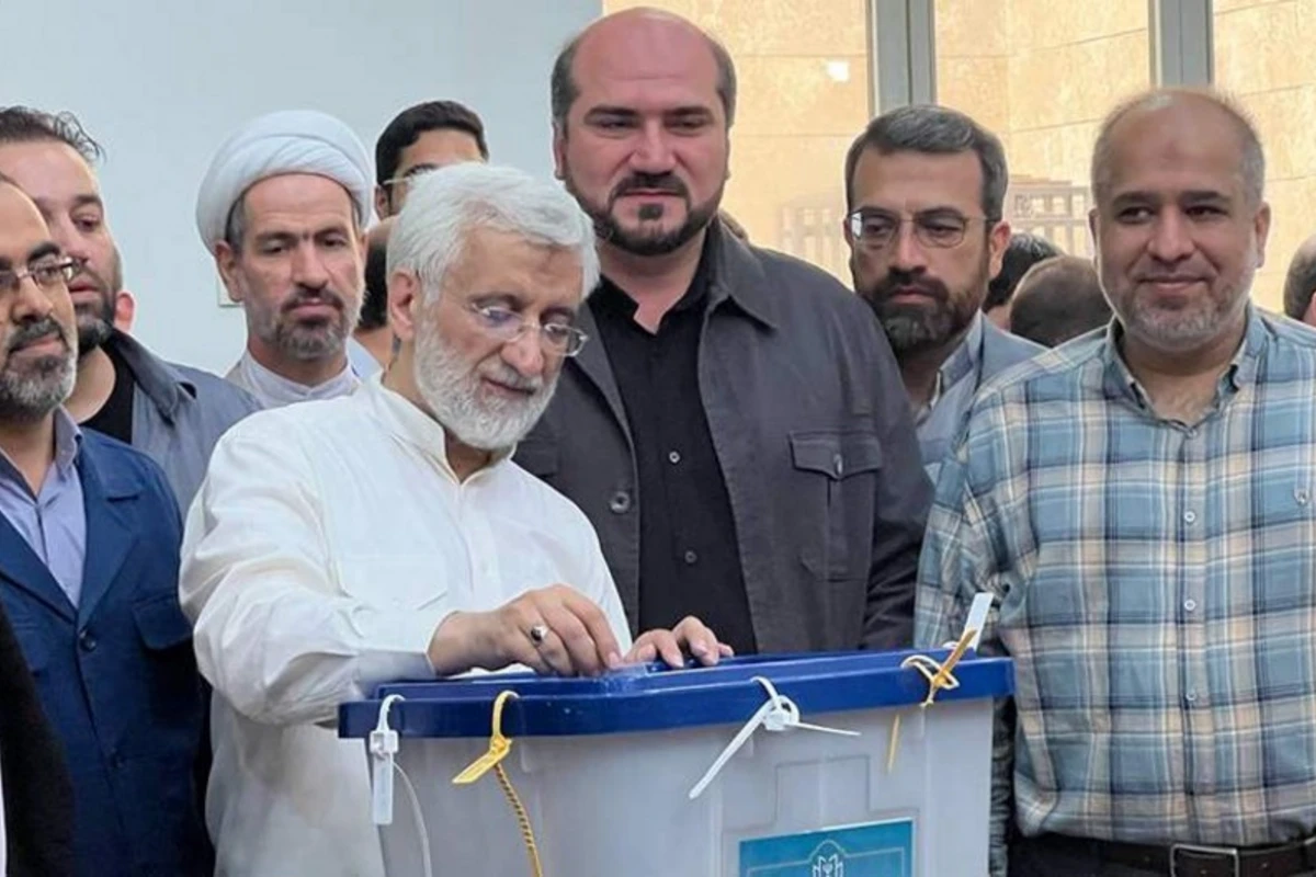 İran mühafizəkarları prezident seçkilərinin ikinci turunda Cəlilini dəstəkləyib İran mühafizəkarları prezident seçkilərinin ikinci turunda Cəlilini dəstəkləyib