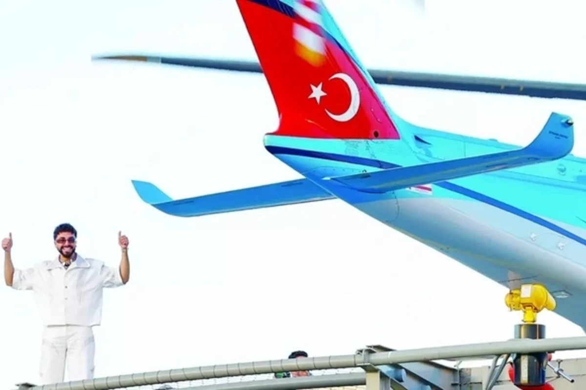 Müğənni tıxaca görə məkana şəxsi helikopertlə gəldi - FOTO