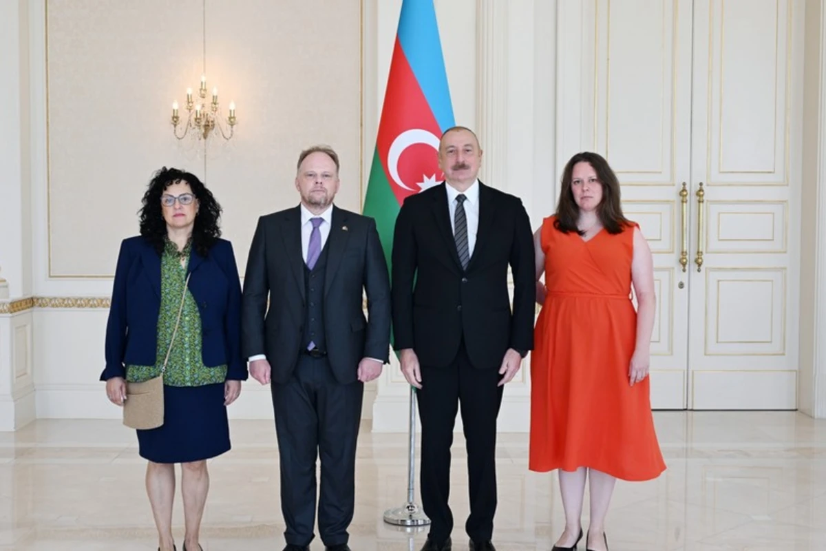 Prezident Kanadanın yeni təyin olunmuş səfirinin etimadnaməsini qəbul edib - YENİLƏNİB - FOTO