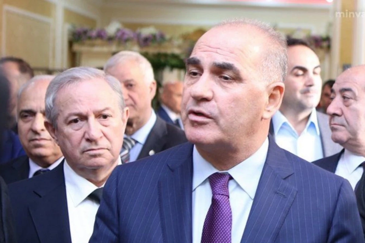Sabiq icra başçısı dövlət qurumunu məhkəməyə verdi