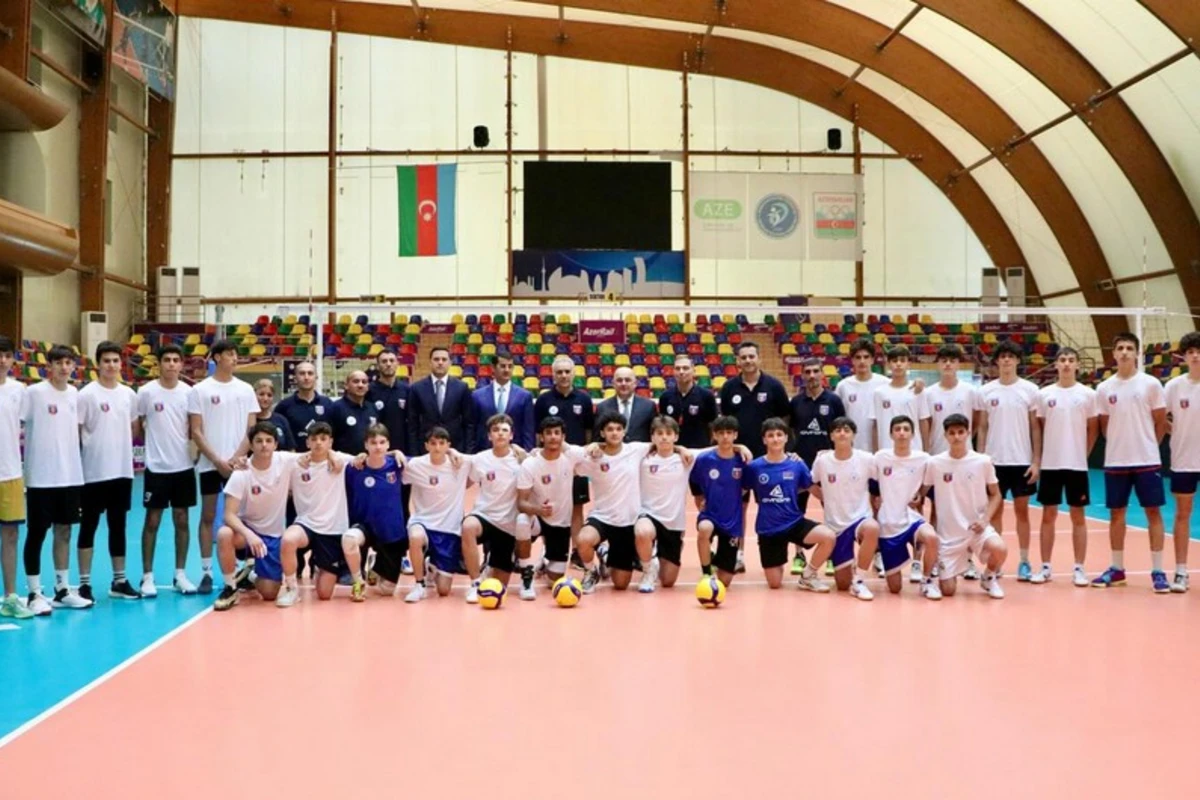 Şahin Bağırov yeniyetmə və gənc voleybolçularla görüşüb Şahin Bağırov yeniyetmə və gənc voleybolçularla görüşüb