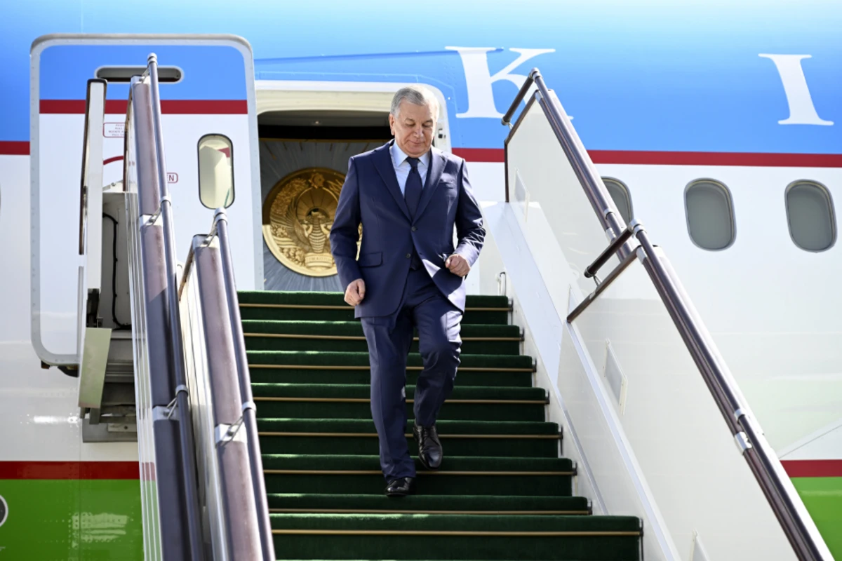 Президент Узбекистана Шавкат Мирзиеев прибыл с визитом в Азербайджан - ФОТО