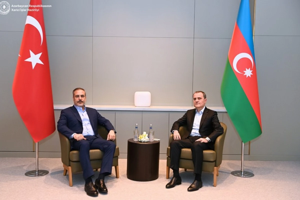 Azərbaycan XİN başçısı türkiyəli həmkarı ilə regional məsələləri müzakirə edib