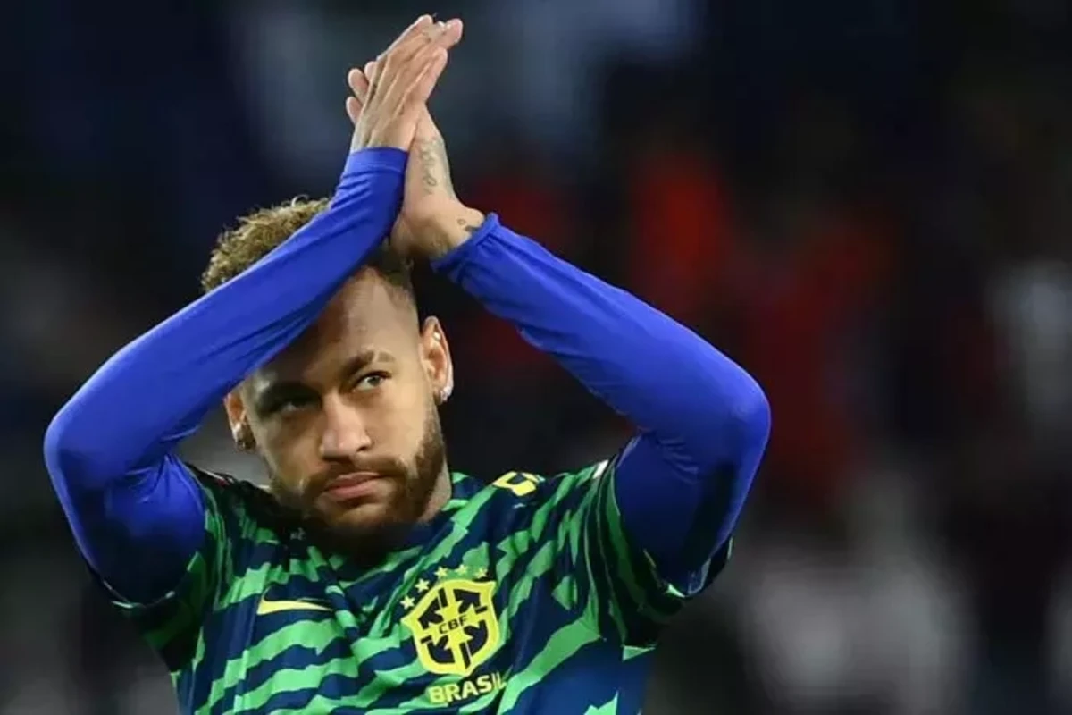 Braziliya məğlub oldu, Neymar gecə klubunda hönkür-hönkür ağladı - FOTO Braziliya məğlub oldu, Neymar gecə klubunda hönkür-hönkür ağladı - FOTO