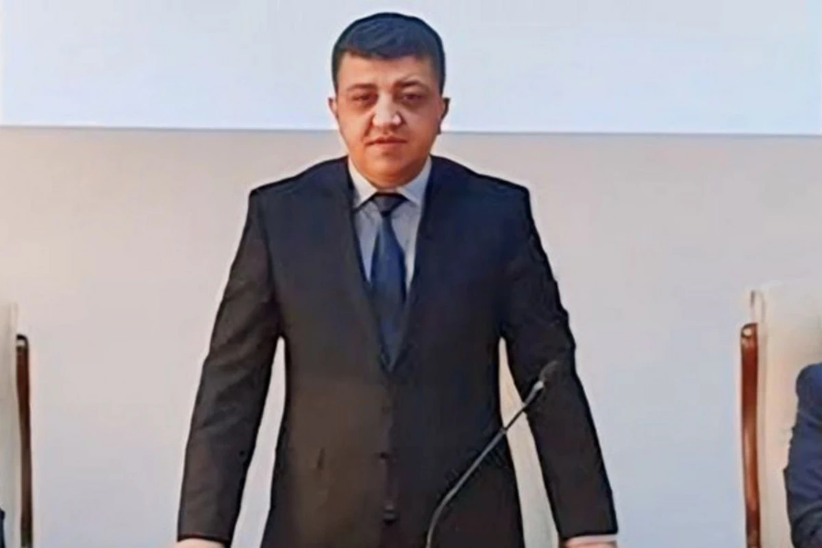 Sabiq vəzifəli şəxs ağır cinayətlərdə təqsirli bilindi, şərti cəza aldı - FOTO