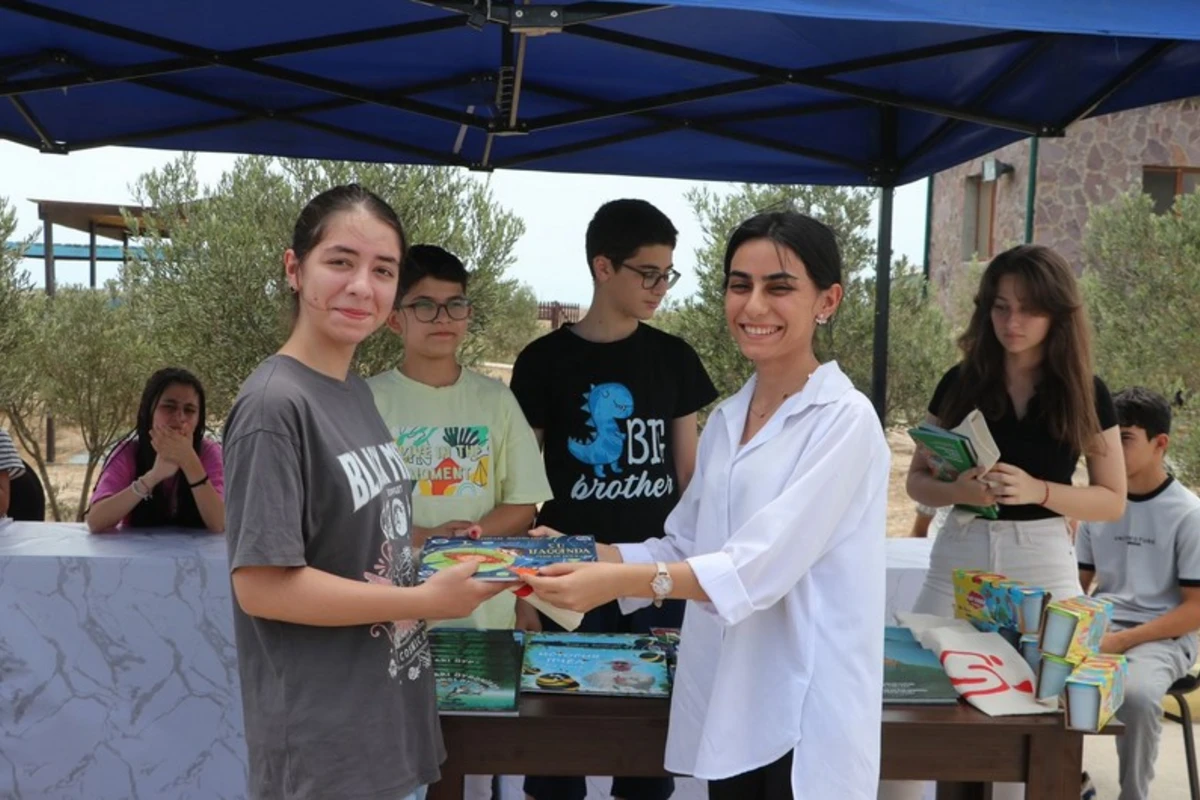 Təmizlik aksiyası və tullantılardan hazırlanmış əl işlərinin sərgisi keçirilib - FOTO