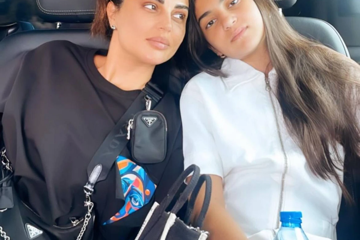 Gülay qızı Sahilə ilə istirahət görüntülərini paylaşdı - FOTO Gülay qızı Sahilə ilə istirahət görüntülərini paylaşdı - FOTO