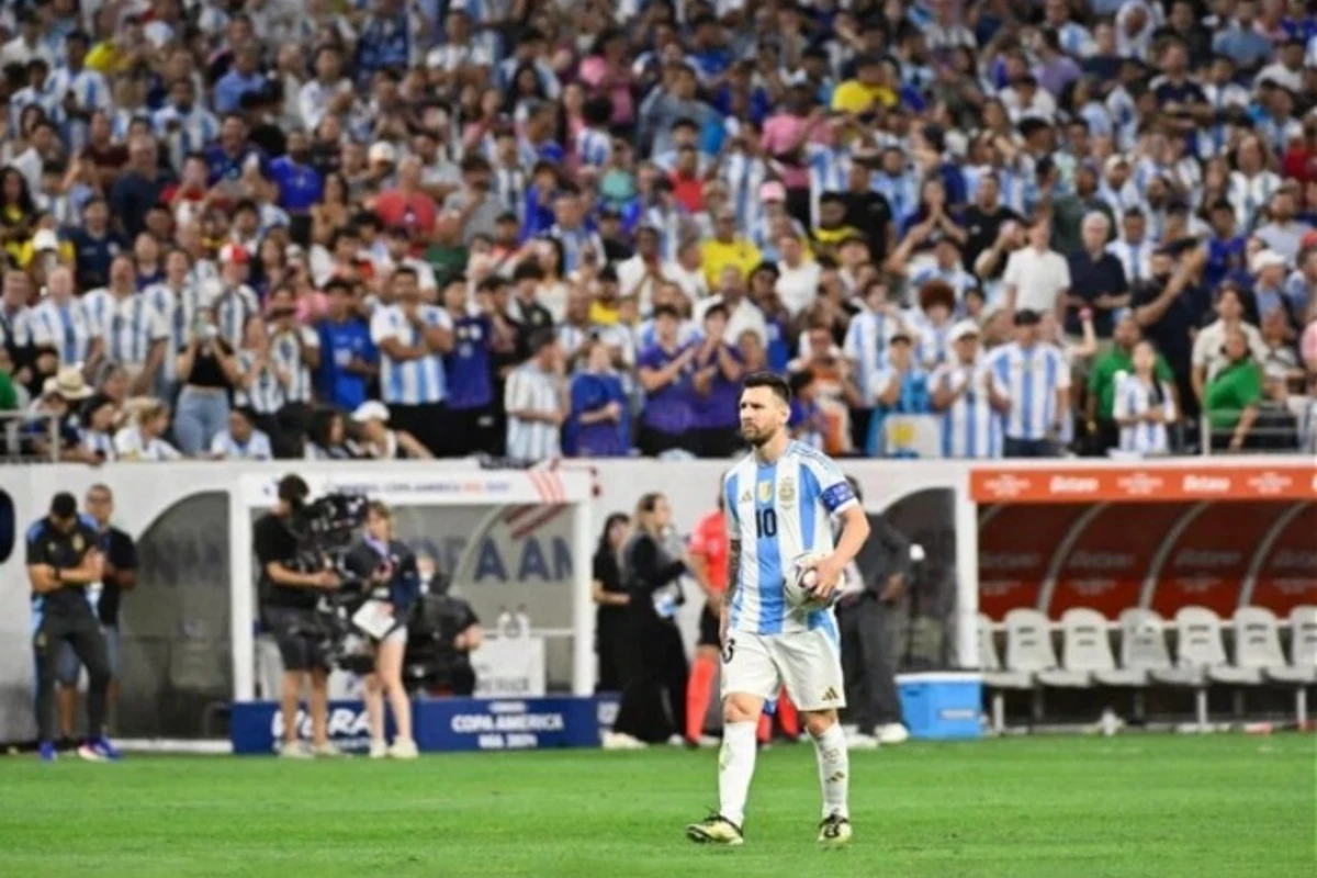 Messi futbol tarixinin ən titulllu futbolçusu olub Messi futbol tarixinin ən titulllu futbolçusu olub