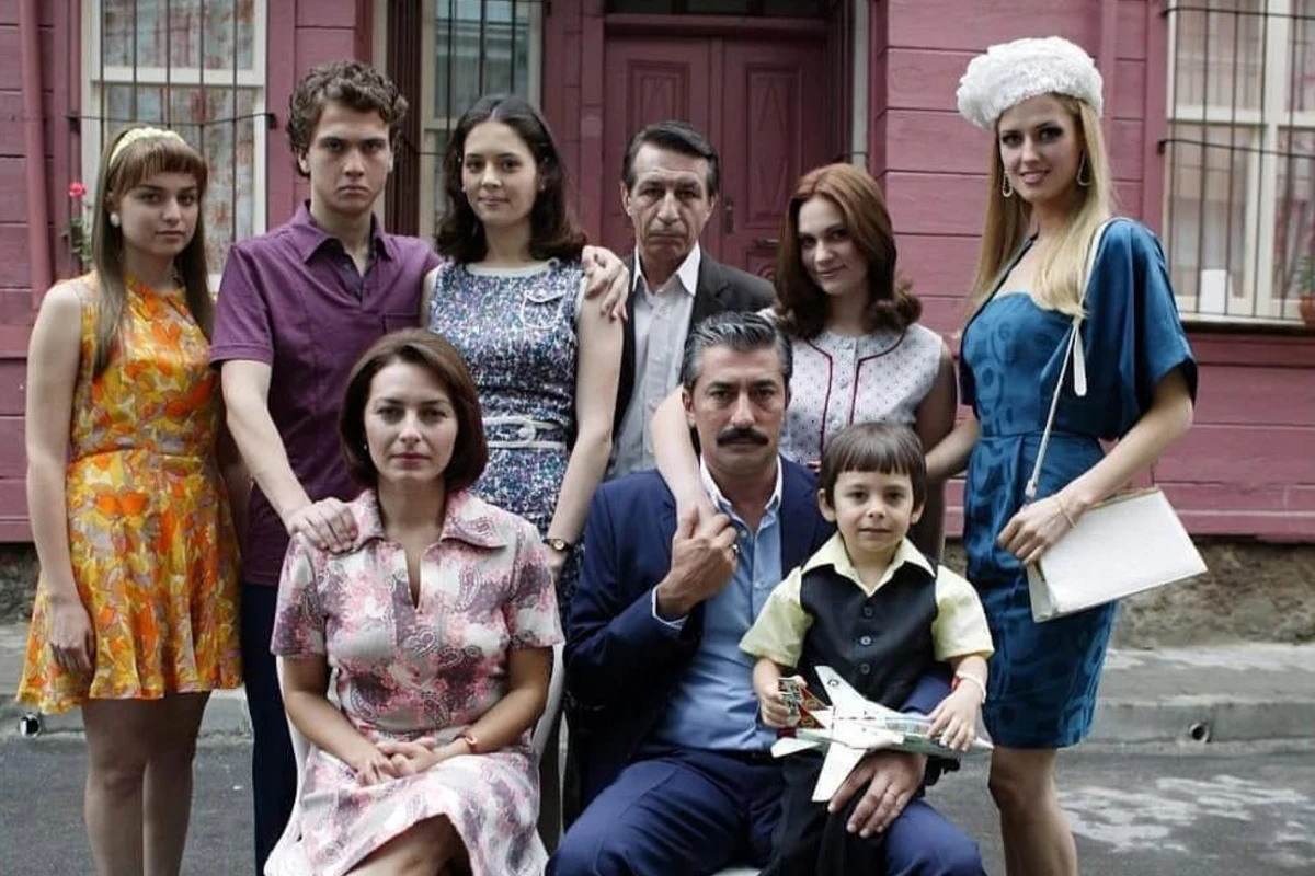 Öyle bir geçer zaman kinin uşaq aktyoru 18 yaşında - FOTO